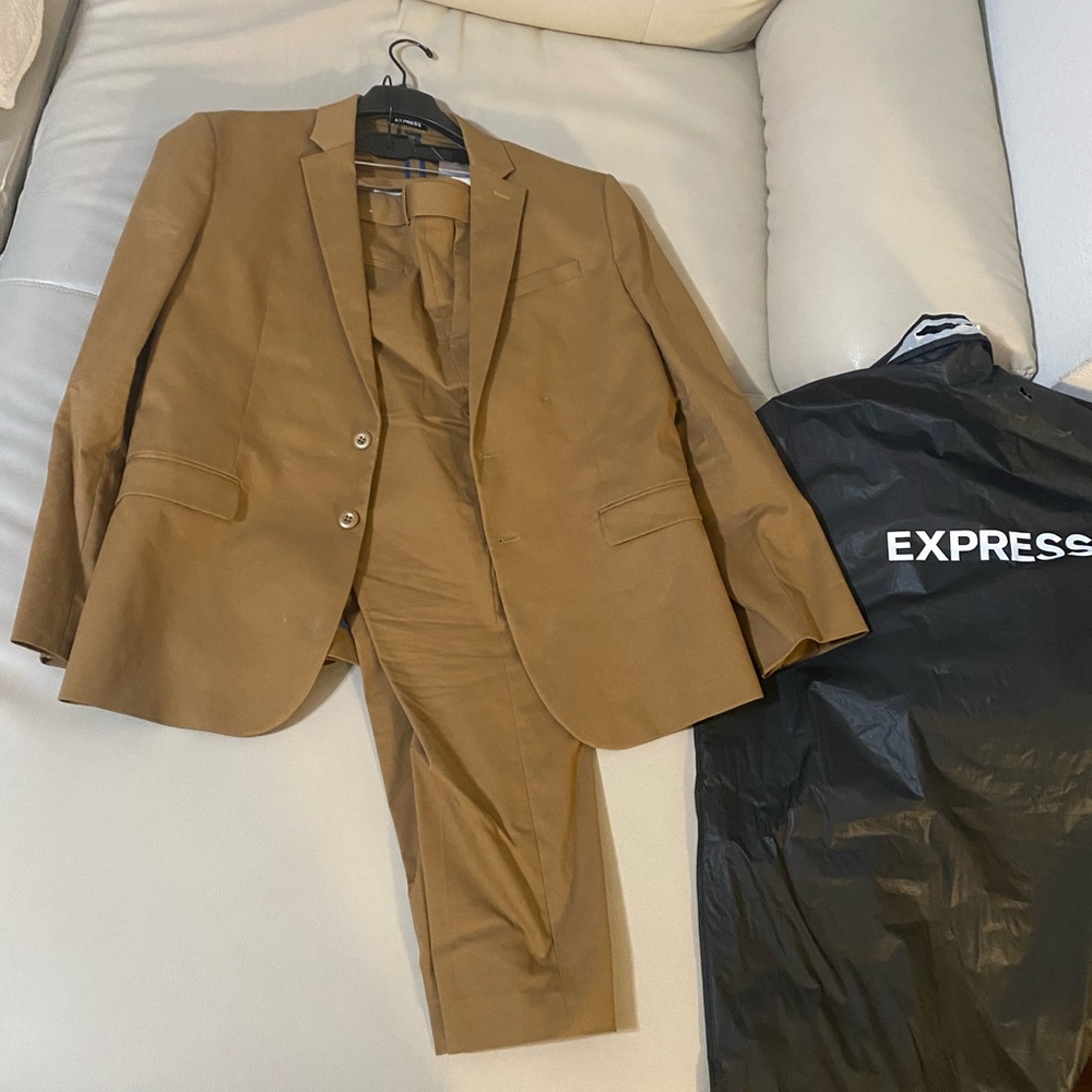 Men’s Express Suit. Worn once.